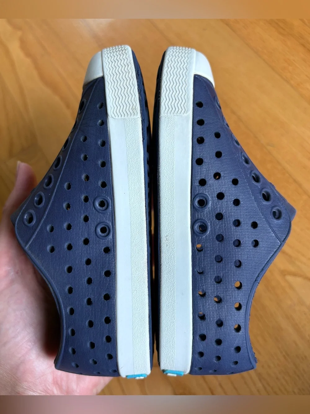 Native Jefferson slip-on sneakers Little Boys Shoes Navy Blue white Kids Size C8